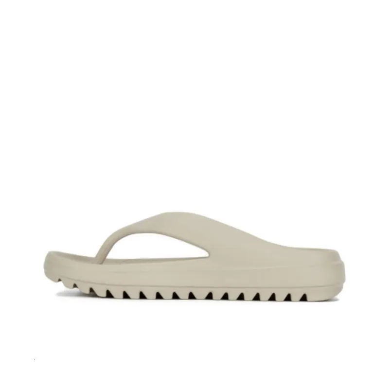 THE NORTH FACE CAMPER's FLIP Flops Unisex Dark Yellow-0