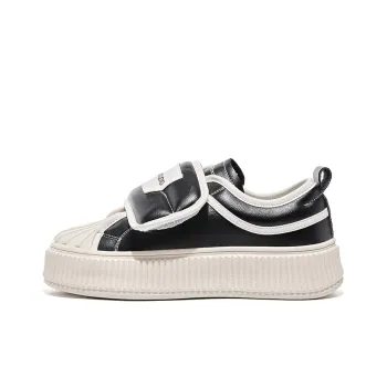 A Poinsettia Princess Lightweight Wear-Resistant And Slip-Resistant Low-Top Skateboard Shoes Women's Black
