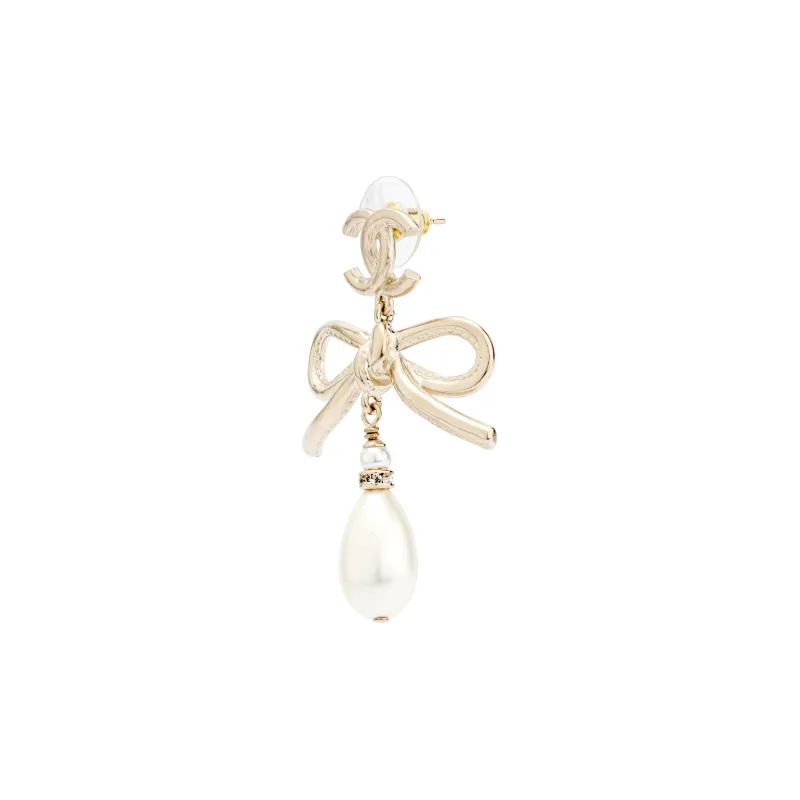 CHANEL CC Earrings Women's Gold-1