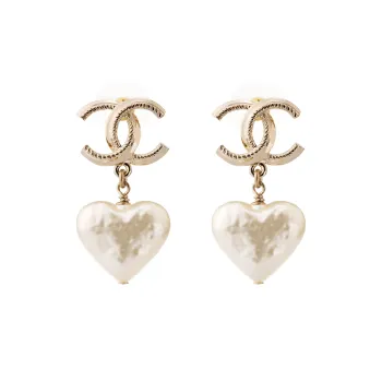 CHANEL /Pearly White Earrings