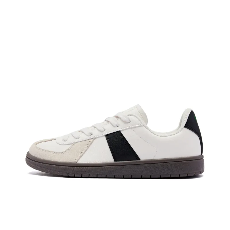 QIAODAN Moral Training Shoes Skateboard Shoes Men Low Top Cream White Black-0