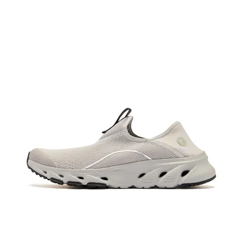 QIAODAN Lightweight Quick Dry Slip Larry Low Top Running Shoes Men's Gray Pea Green