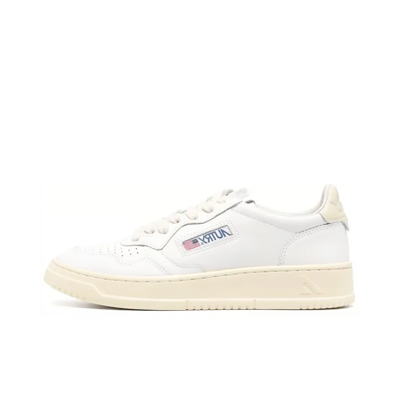 AUTRY Medalist Low Leather 'White' Women's-0