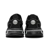 Shoe tip with metallic detail