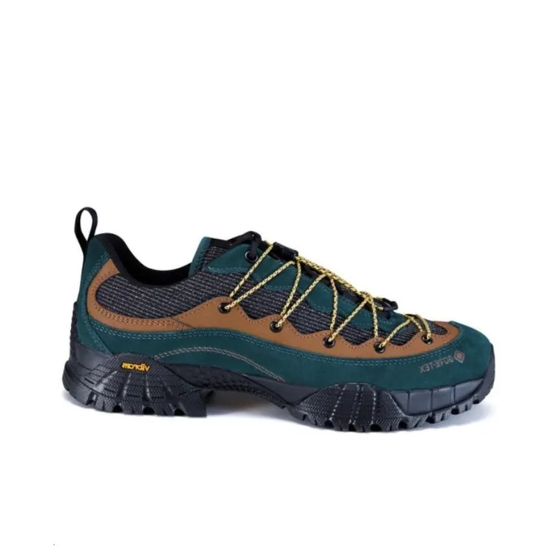 KOLON SPORT Ton Gt Slip Resistant Low Top Outdoor Shoes Unisex Green-1
