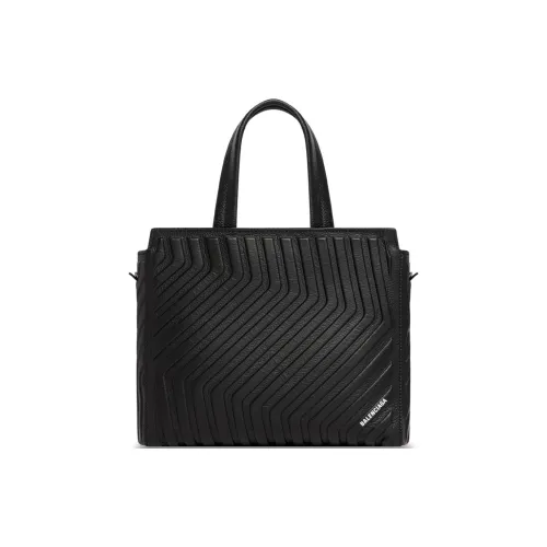 Balenciaga Grained Calfskin With Polyester Lining Shoulder Bag Crossbody Bag Handbag Small Size Men's Black