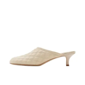 Burberry Quiet Wrap toe Slippers Women's Ecru
