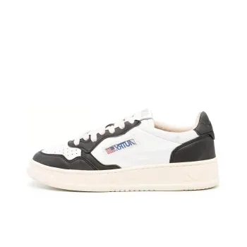 AUTRY Logo patch Leather Sneakers