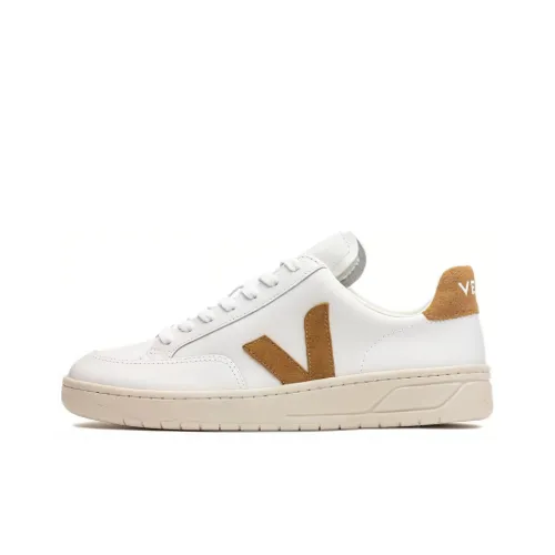 VEJA V-12 'Extra White Camel'