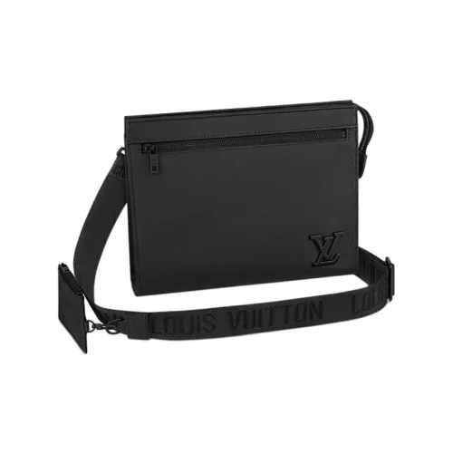 LOUIS VUITTON Messenger Voyage Crossbody Bags