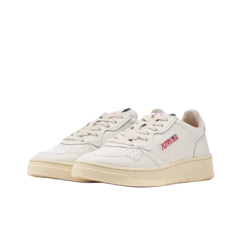 AUTRY Medalist Lightweight Low Top Skateboard Shoes Women's White-1