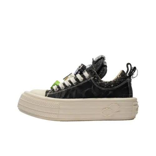 FORESHADOW Canvas shoes Women