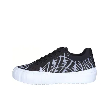 FENDI Low-Top Stylish Skateboarding Shoes Men's Black