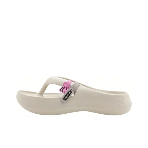 LOW CLASSIC x TAW&TOE Flip Flops Unisex White