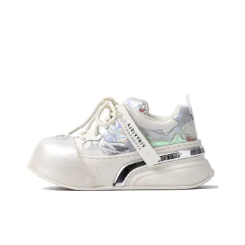 VINYVIOLA Low Top Skateboard Shoes Women's
