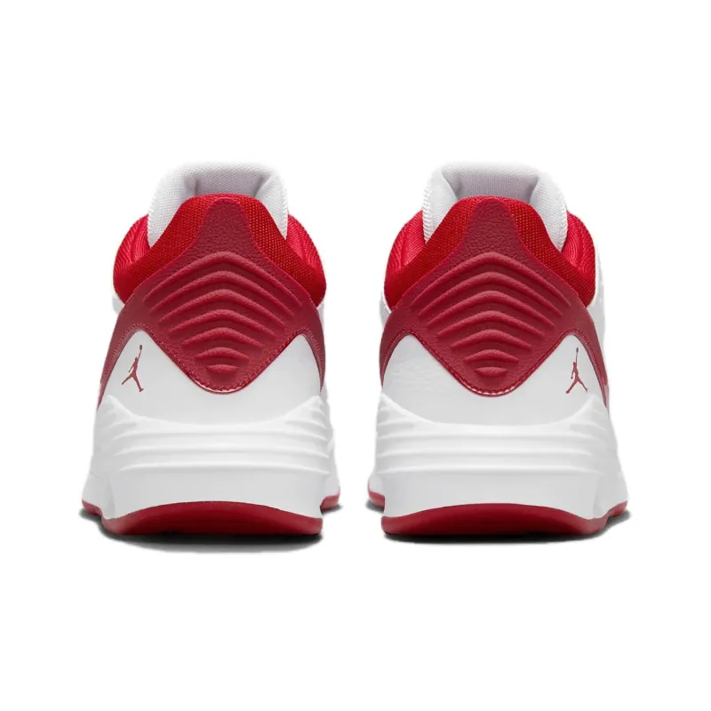 JORDAN Max Aura 5 White Gym Red-3