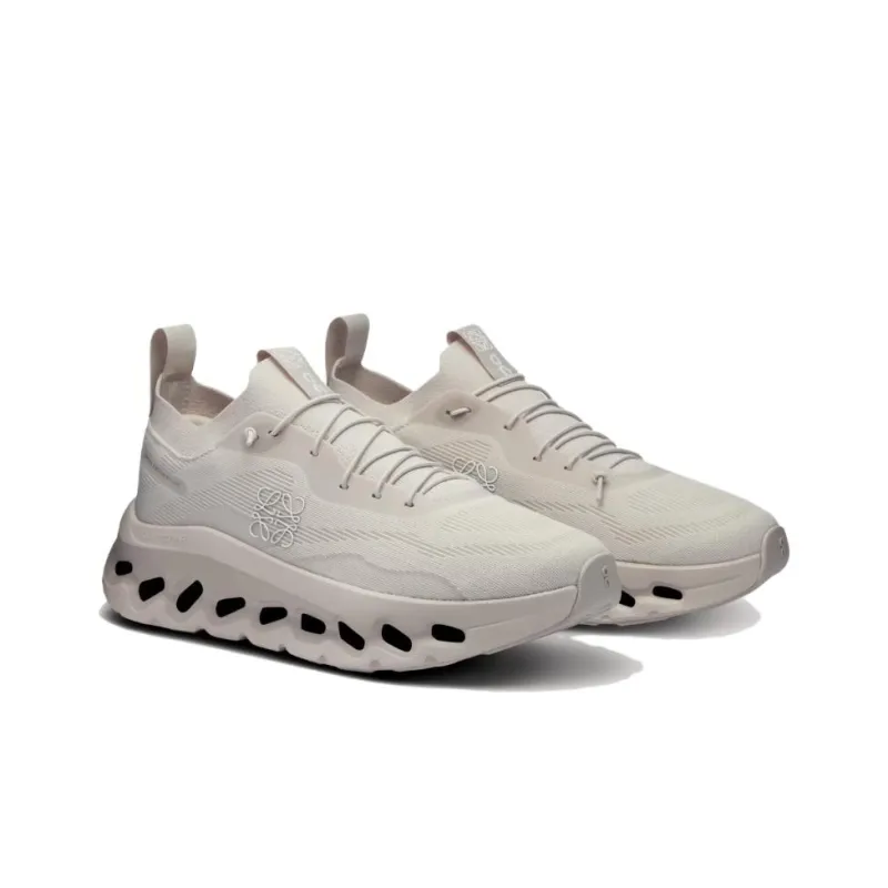 On Running Cloudtilt Loewe Sand Women's-0