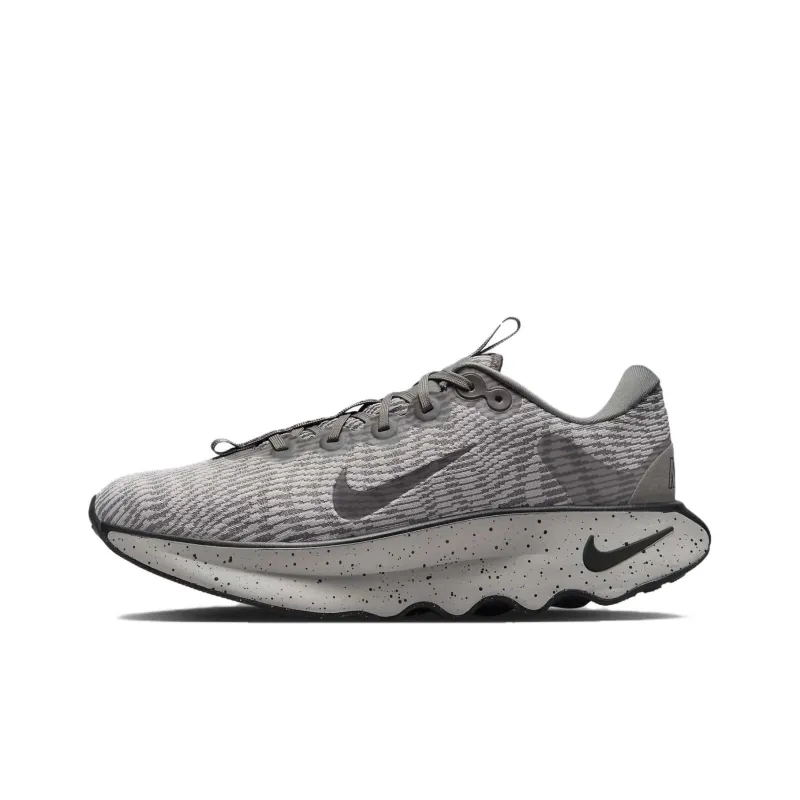 Nike Motiva 'Light Iron Ore'-0