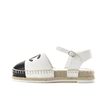 CHANEL Low-Top Casual Shoes Women's White