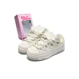 White (Comes with Accessories)