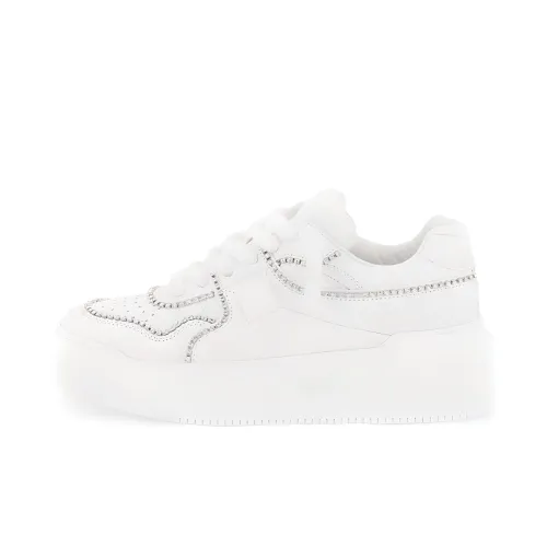 Valentino One Stud ONE STUD XL Low Top Skateboard Shoes Women's White
