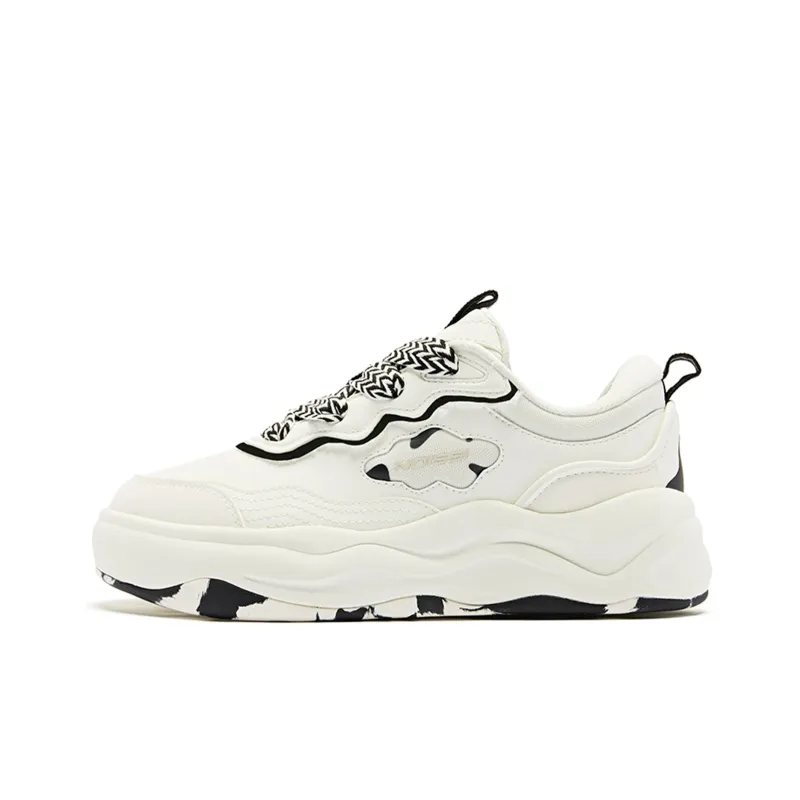 QIAODAN Coverage Slip Resistant And Breathable Low Top Skateboard Shoes Women's White Black-0