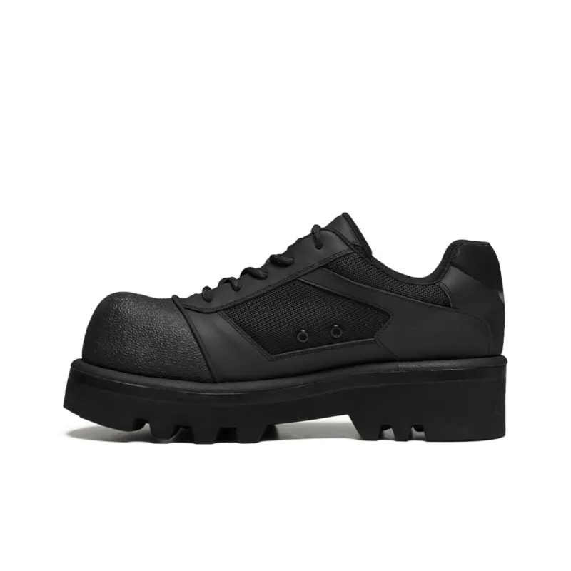 FV11 CARTEL Low-Top Casual Shoes Men's Black-1
