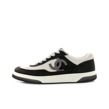 CHANEL Low Top Stylish Skateboarding Shoes Men's Black White