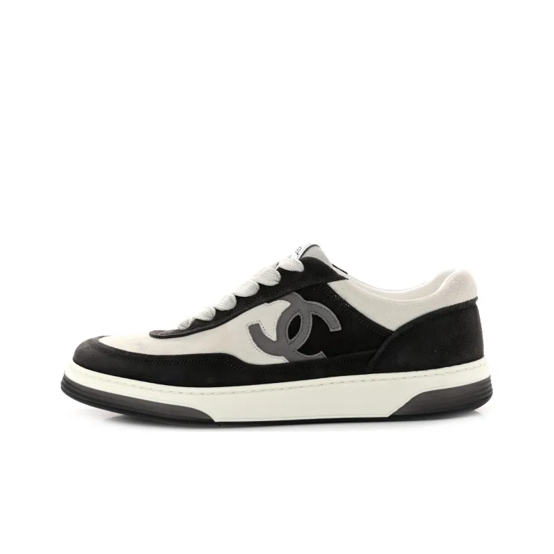 CHANEL Low Top Stylish Skateboarding Shoes Men's Black White-0
