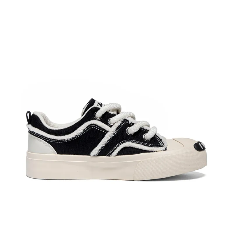 Warrior Durable Lightweight And Breathable Low Top Canvas Shoes Women's Black-1