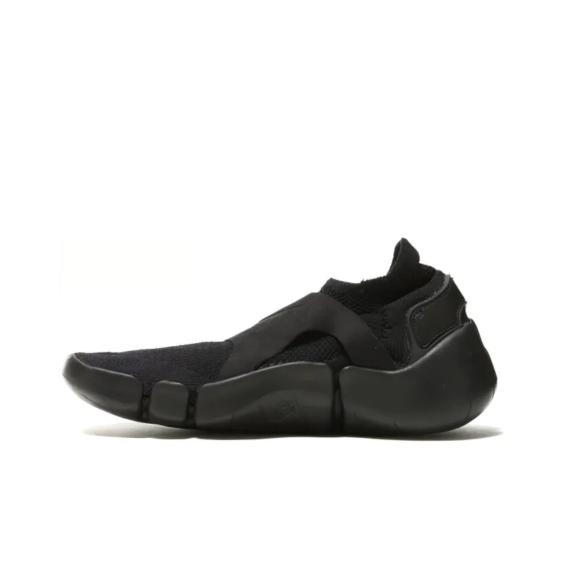 Nike Footscape Flyknit Dm Triple Black-0