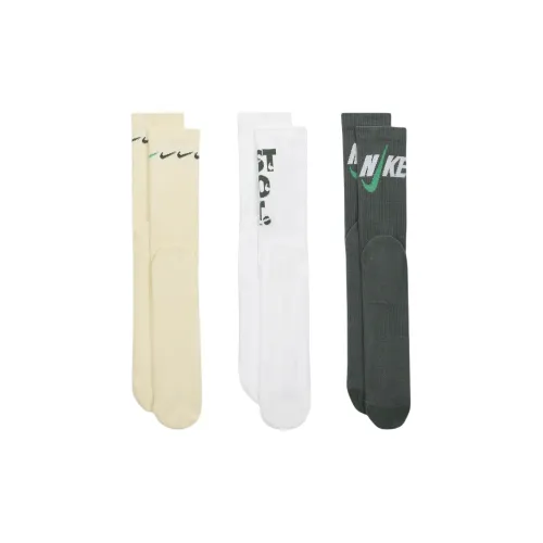 Nike Unisex Mid-Calf Socks