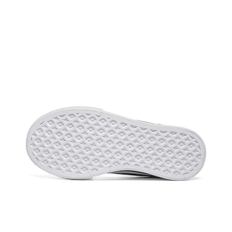 Warrior Students Casual Canvas Shoes Wear resistant And Lightweight Low Top Skateboard Shoes Women's Black White-2