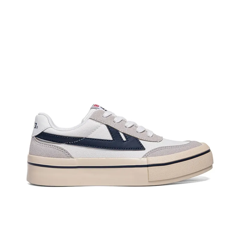 Warrior Students Casual Canvas Shoes Wear resistant And Lightweight Low Top Skateboard Shoes Women's White Gray Blue-1