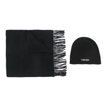 Calvin Klein Logo embroidered Beanie And Scarf Set