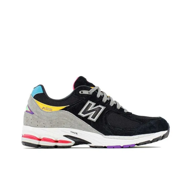 New Balance 2002R Dtlr Masquerade-1