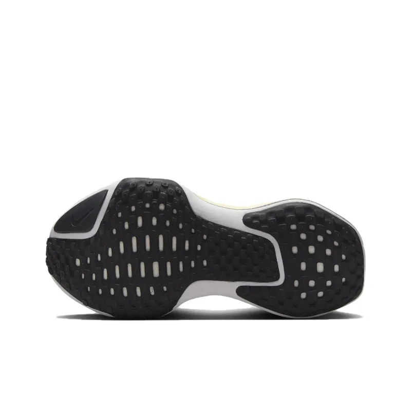 Nike Women's ZoomX Invincible 3 Extra Wide 'Black White'-5