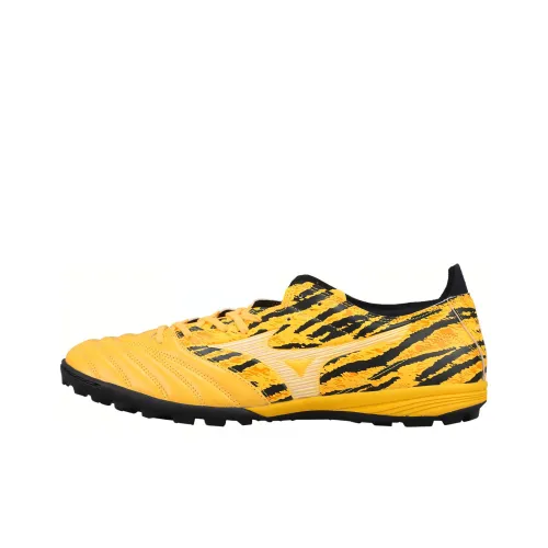 Mizuno PRO Soccer Shoes Men Low-Top Yellow Tiger Print