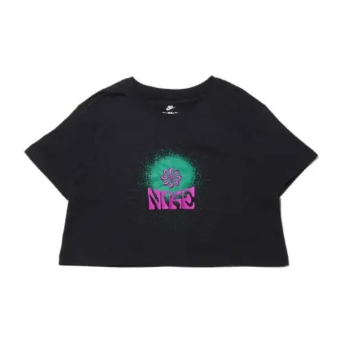 Nike Sportswear Women's Graphics Embroidered T-shirt Black