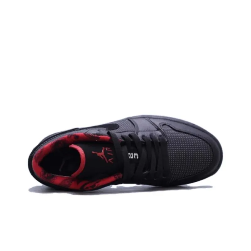 Jordan 1 Retro Low Black Metallic Silver Varsity Red-4