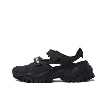 Umbro BUMPY LAYER Slip-Resistant Breathable River Trekking Shoes Women's Black White