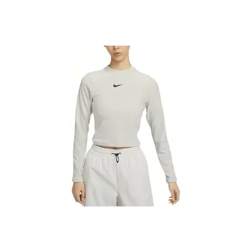 Nike Women'ss Pullover Cropped Retro Crewneck T-Shirt Beige