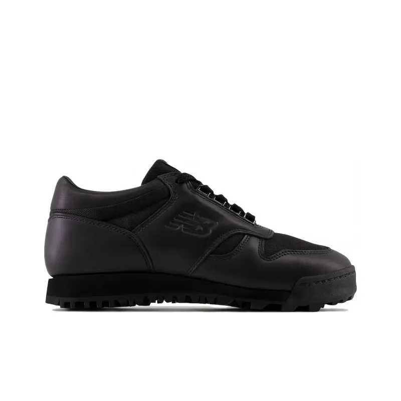 New Balance Rainier Low Triple Black-1