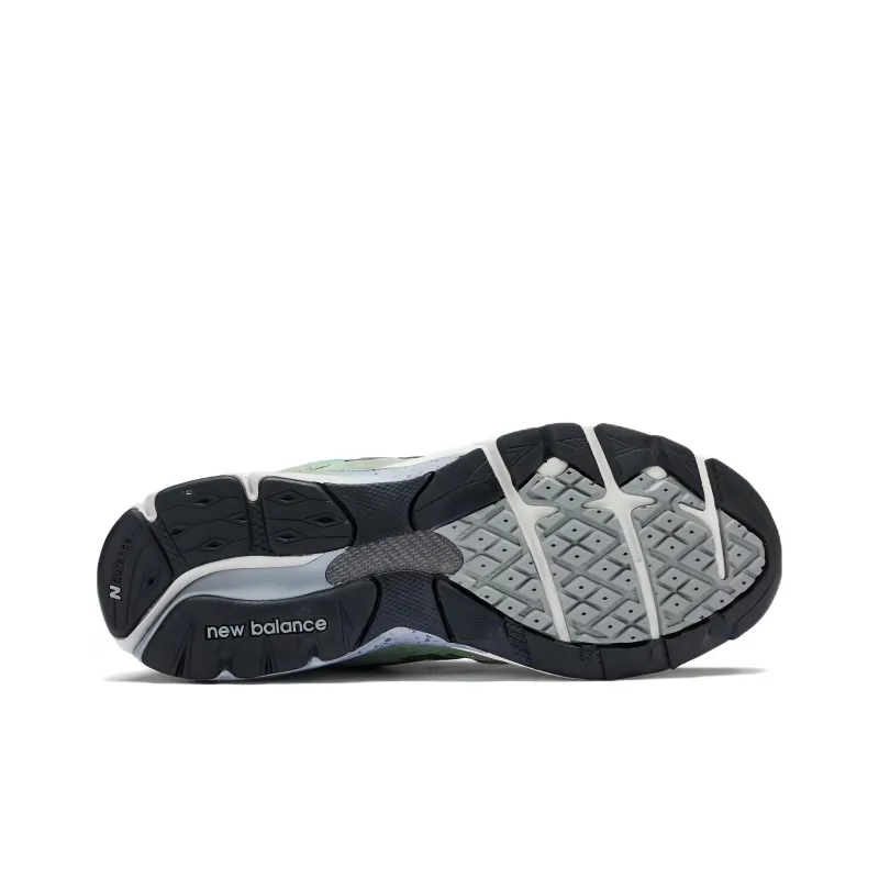 New Balance 990v3 MiUSA Patta Keep Your Family Close-6