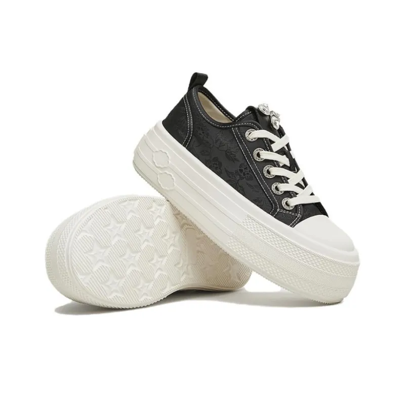 TATA Skateboard Shoes Women's Low Top Solid Color-9