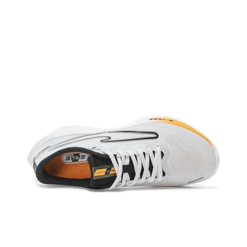 Erke Qitan Lite Wear resistant And Lightweight Low Top Casual Running Shoes Women's White Black-3
