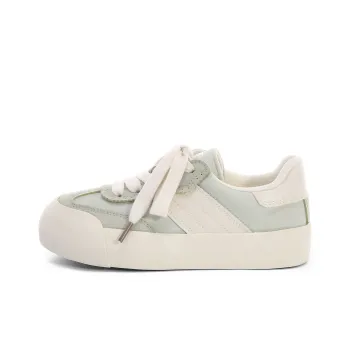 Lovely You Balance Lightweight Low Top Skateboard Shoes Women's
