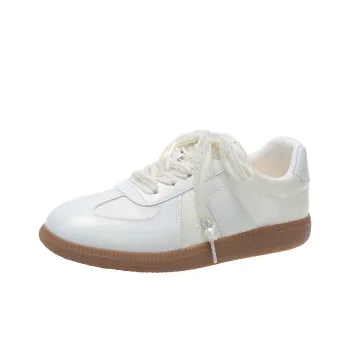 Take The Qin Low Top Skateboard Shoes Women's
