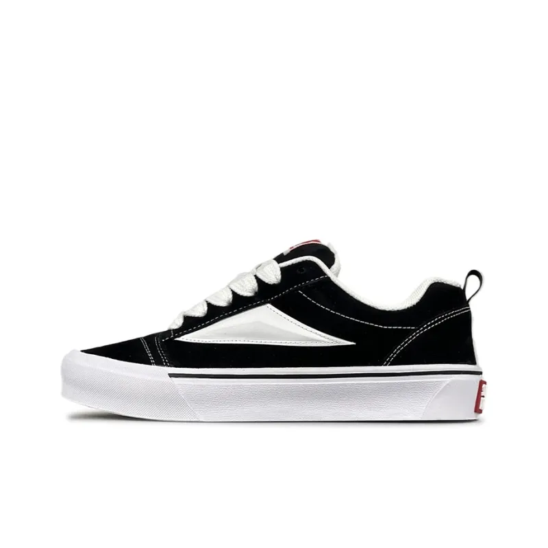 LuzaoT SUPER DRAG Wear Resistant Low Top Skateboard Shoes Unisex Black White-0