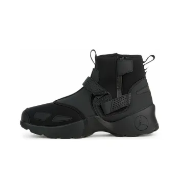 JORDAN Trunner Lx High Triple Black
